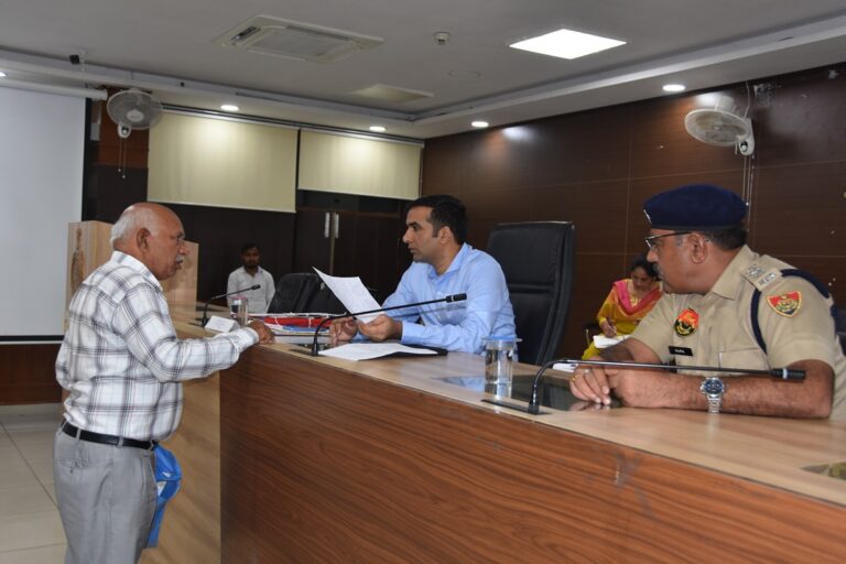 समाधान शिविर में अब तक 5960 शिकायतें पहुंची, 4878 शिकायतों का मौके पर