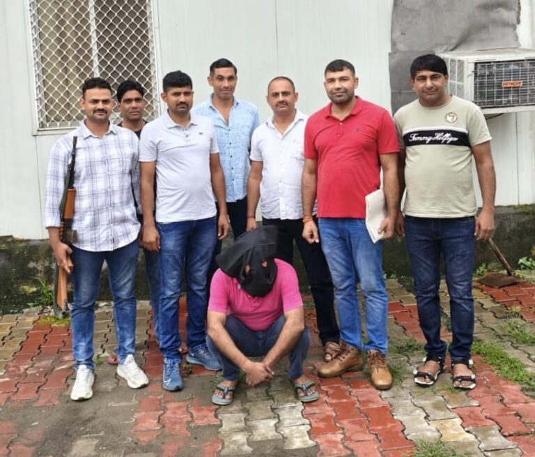 नीपत पुलिस ने पकड़ा डकैती की घटना में संलिप्त तकरीबन 10 माह से फरार पाँच हजार रुपये का ईनामी, न्यायालय में किया जाऐगा पेश